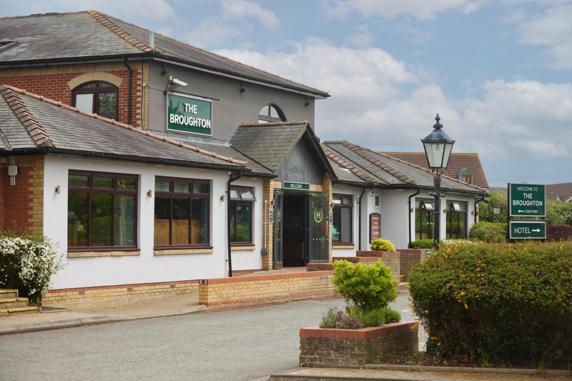 The Broughton Hotel By Greene King Inns Milton Keynes Exterior photo